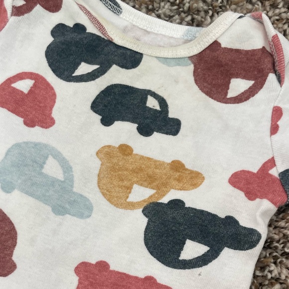 9 month onsies - Picture 6 of 7